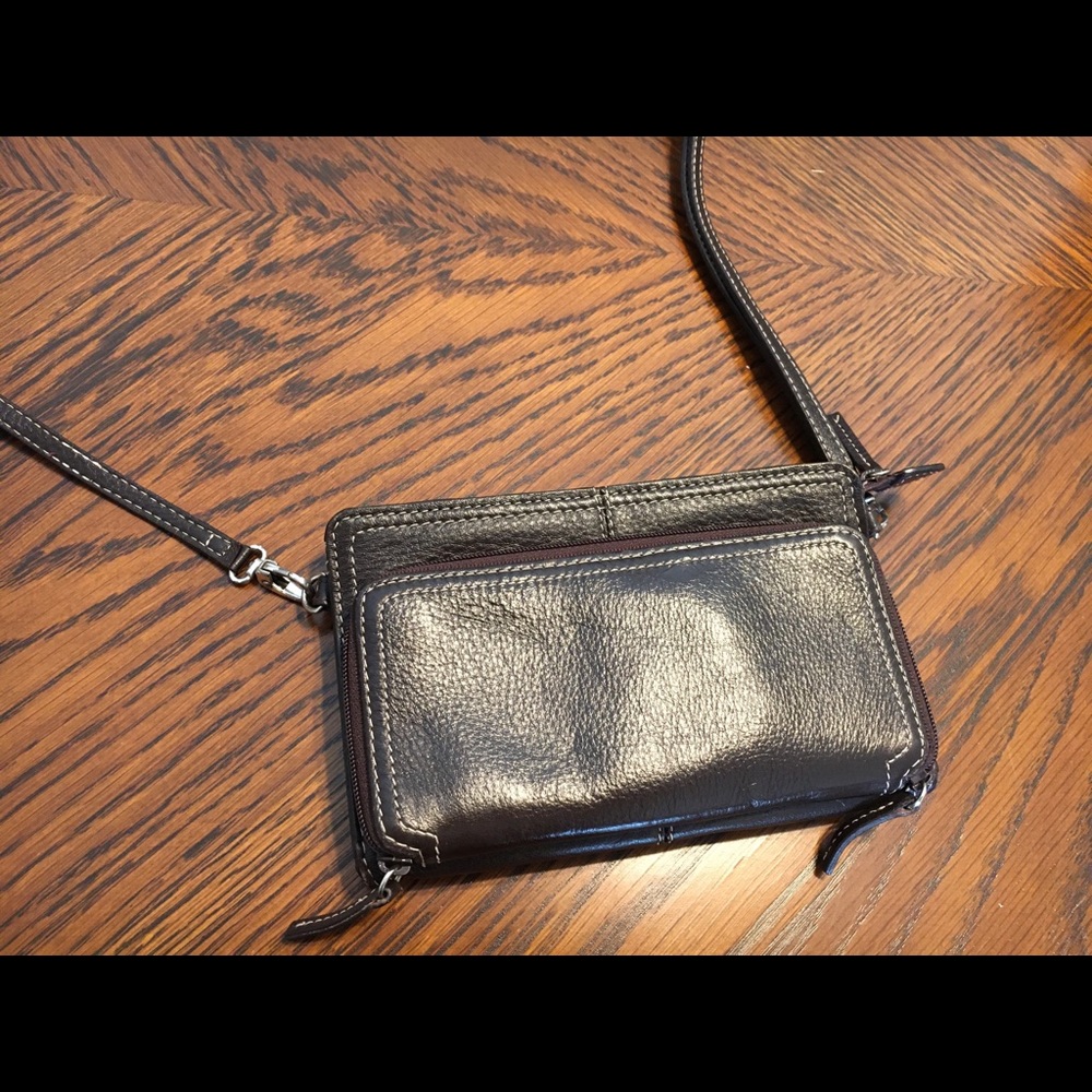 Duluth cross body wallet